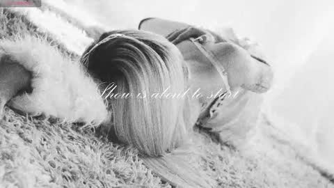 Chloe freelance model Please your thumbs up are important  online show from November 2025 11:16:01 PM