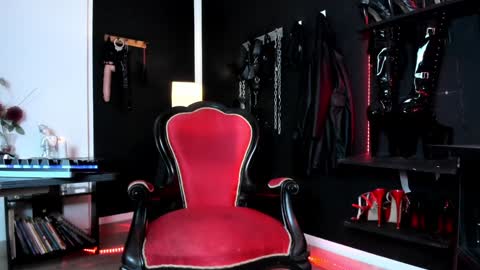 Snapshot of missdarklady chatting on January 2025 10:15:02 PM Missdarklady online show from January 2025 10:15:02 PM