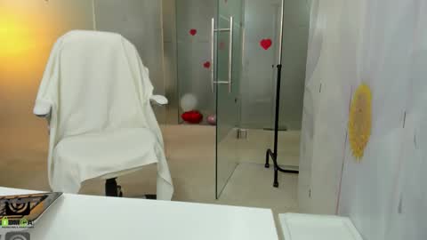 Snapshot of missdominna chatting on February 2026 03:58:02 AM Miss Domina online show from February 2026 03:58:02 AM