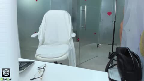 Snapshot of missdominna chatting on March 2026 03:45:02 AM Miss Domina online show from March 2026 03:45:02 AM