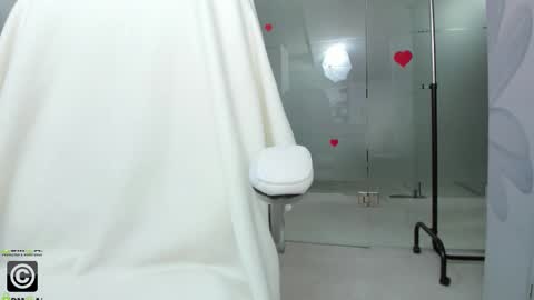 Snapshot of missdominna chatting on March 2026 04:17:02 AM Miss Domina online show from March 2026 04:17:02 AM