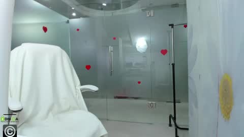 Snapshot of missdominna chatting on March 2026 03:44:01 AM Miss Domina online show from March 2026 03:44:01 AM