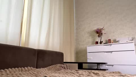 Hello dear my name Elisa online show from November 2025 09:52:02 AM