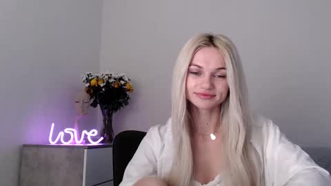 Snapshot of missemma1111 chatting on March 2025 08:42:02 PM EMMA online show from March 2025 08:42:02 PM