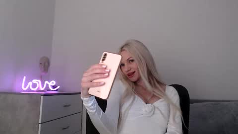 EMMA online show from December 2025 08:26:01 PM