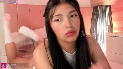 Snapshot of missesmeralda chatting on March 2026 10:28:02 PM Julieta Arboleda but i like call me esme online show from March 2026 10:28:02 PM