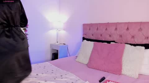Melany Hiller online show from May 2026 02:39:01 AM