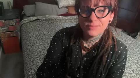 misshoneybadger333 online show from May 2026 06:27:01 PM