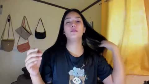 Snapshot of missindependent999 chatting on April 2026 04:10:02 AM jj online show from April 2026 04:10:02 AM