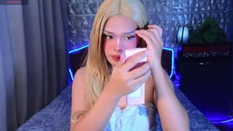 Snapshot of missionary_addiction_cumshot chatting on June 2026 12:52:01 PM im your queen steffie online show from June 2026 12:52:01 PM