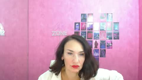 Christina online show from December 2025 12:11:02 PM