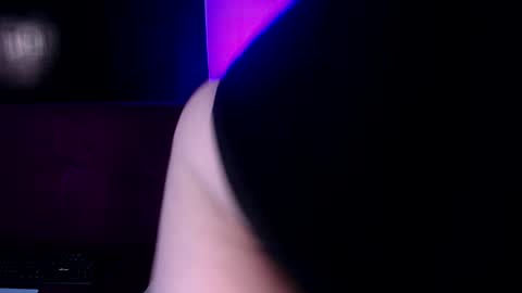 Miss Loise online show from December 2024 12:45:01 PM