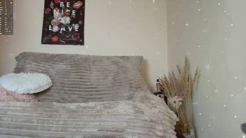 Snapshot of missmagnetizm chatting on November 2025 09:40:01 PM Vi online show from November 2025 09:40:01 PM