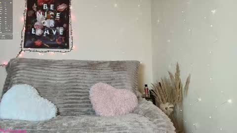 Snapshot of missmagnetizm chatting on December 2025 09:09:02 PM Vi online show from December 2025 09:09:02 PM