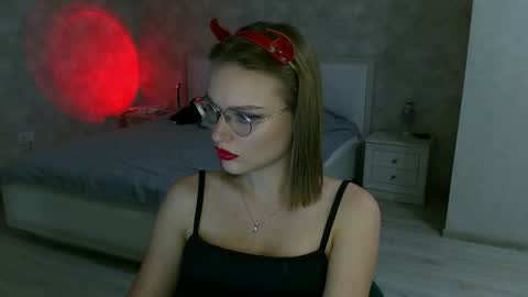 OneGoddess online show from October 2025 04:13:01 PM