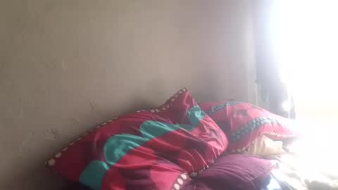 Snapshot of missmeandre chatting on January 2025 06:09:01 AM 4bdn couple online show from January 2025 06:09:01 AM