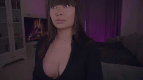 LUXXANDRA online show from February 2026 06:17:01 AM