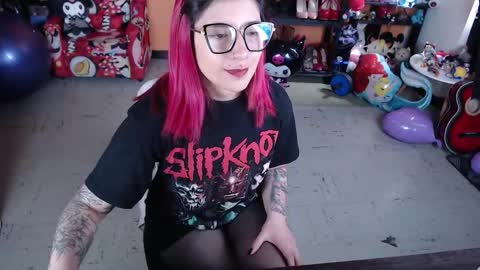 Miss Mia online show from October 2025 02:14:02 PM