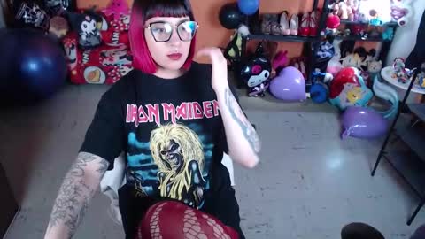 Miss Mia online show from October 2025 02:16:01 PM