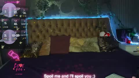 MissMillss online show from January 2025 12:47:02 PM