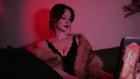   online show from November 2025 01:33:02 PM