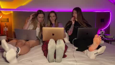 missmiroslava online show from February 2026 03:16:02 PM