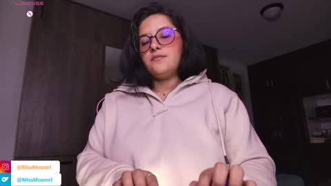 Snapshot of missmoonn chatting on November 2025 11:37:02 PM MissMoon online show from November 2025 11:37:02 PM