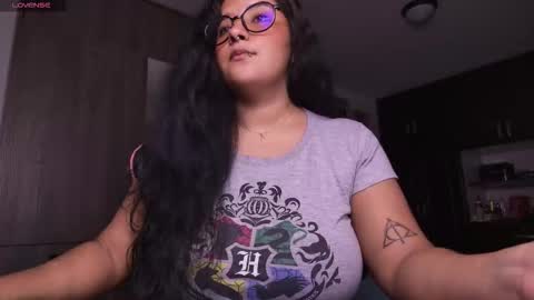 Snapshot of missmoonn chatting on November 2025 11:36:02 PM MissMoon online show from November 2025 11:36:02 PM