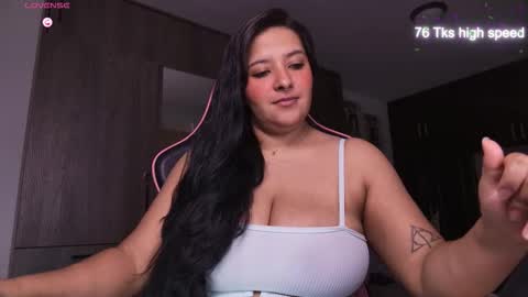 Snapshot of missmoonn chatting on November 2025 11:48:02 PM MissMoon online show from November 2025 11:48:02 PM