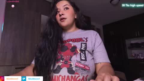 Snapshot of missmoonn chatting on March 2026 07:09:01 PM MissMoon online show from March 2026 07:09:01 PM