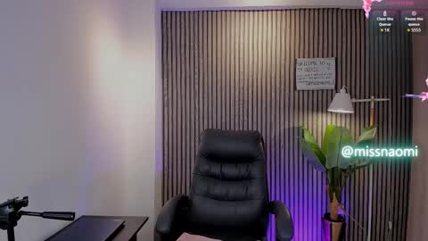 Snapshot of missnaomi_ chatting on October 2025 05:30:01 PM Naomi online show from October 2025 05:30:01 PM