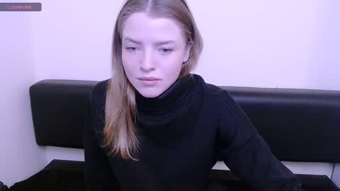 Snapshot of missoliviaa_ chatting on December 2024 09:19:02 AM Olivia online show from December 2024 09:19:02 AM