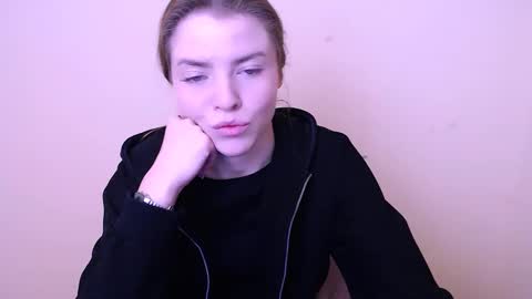 Snapshot of missoliviaa_ chatting on January 2025 08:22:01 AM Olivia online show from January 2025 08:22:01 AM