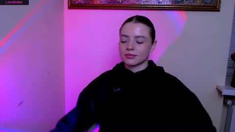 Olivia online show from February 2026 06:52:02 AM