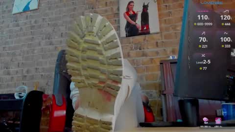 Miss Venus online show from February 2025 12:08:01 PM