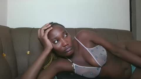 Snapshot of missprettygal chatting on September 2025 05:44:01 AM pretty gal online show from September 2025 05:44:01 AM