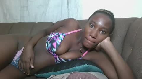 Snapshot of missprettygal chatting on October 2025 09:00:02 PM pretty gal online show from October 2025 09:00:02 PM