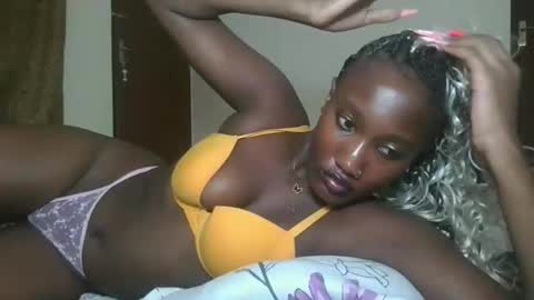 pretty gal online show from November 2025 09:31:01 PM