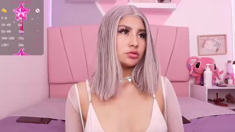 Luna online show from February 2025 07:43:02 PM