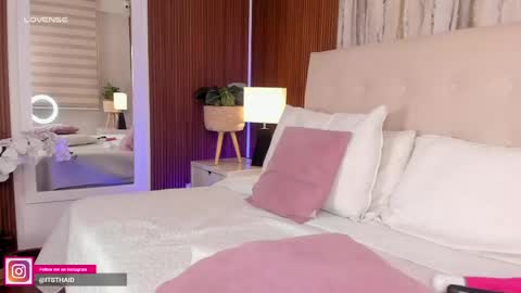 Fernanda Davila online show from April 2026 11:17:01 PM