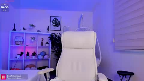 Snapshot of missvancouver_ chatting on October 2025 01:22:02 PM Mafe Jimenez online show from October 2025 01:22:02 PM