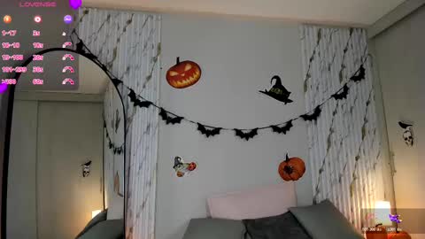 missvioleet online show from October 2025 05:02:02 PM