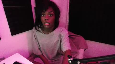Snapshot of missymixingmiss chatting on June 2026 05:21:01 AM lauren online show from June 2026 05:21:01 AM