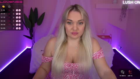 Snapshot of missyymartinezz chatting on December 2024 08:22:01 AM Amely online show from December 2024 08:22:01 AM