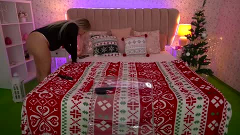 Snapshot of missyymartinezz chatting on December 2024 12:00:02 PM Amely online show from December 2024 12:00:02 PM
