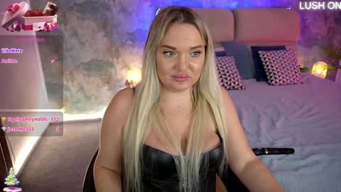 Snapshot of missyymartinezz chatting on January 2025 01:42:02 PM Amely online show from January 2025 01:42:02 PM
