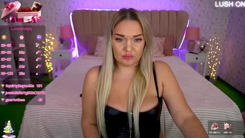 Snapshot of missyymartinezz chatting on January 2025 11:04:02 AM Amely online show from January 2025 11:04:02 AM