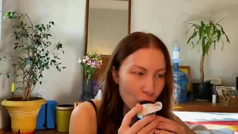 Zlata online show from September 2025 09:03:02 AM