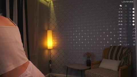 Snapshot of mist_mia chatting on April 2026 06:38:01 PM Mia online show from April 2026 06:38:01 PM