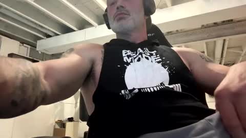 Snapshot of mister_bigg_dick chatting on January 2025 04:50:01 AM AJ online show from January 2025 04:50:01 AM